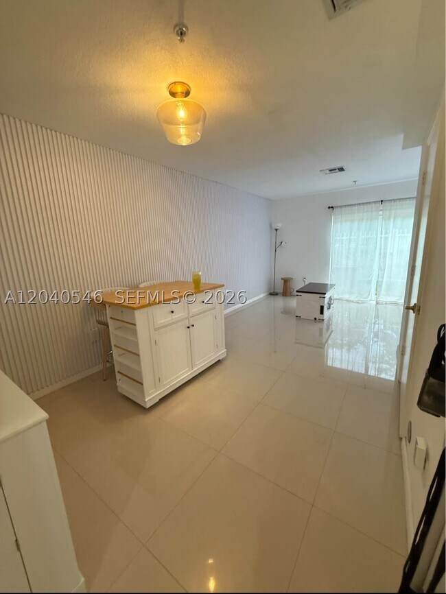 Foto del edificio - 2198 NE 167th St