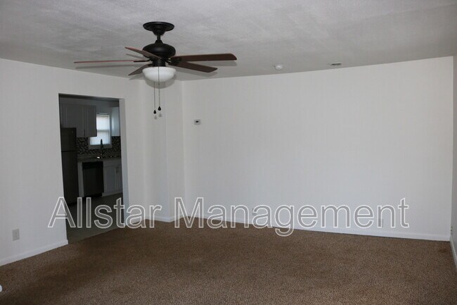 Foto del edificio - 958 Quentin Rd