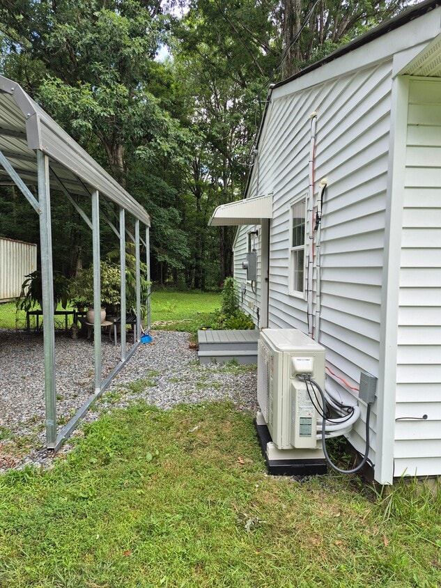 Building Photo - 31497 Russel Rd