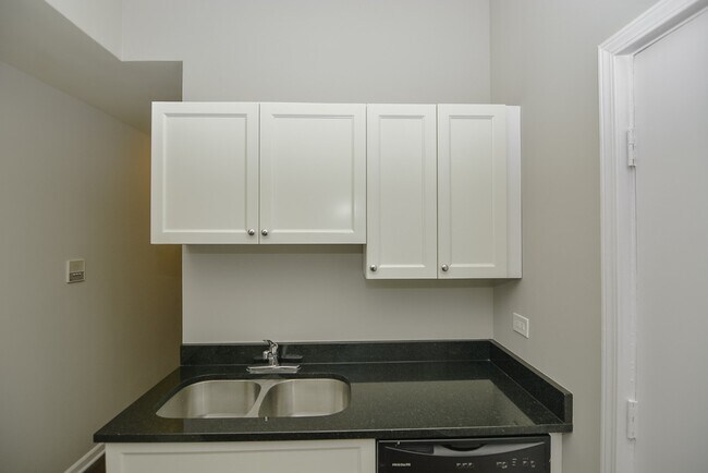 Foto del edificio - 1311 W Leland Ave