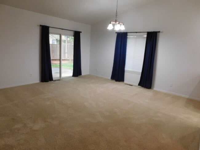 Building Photo - 3Bd/2Ba Single Story Home - Available Soon!