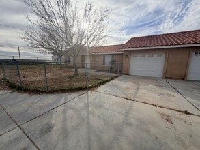 Building Photo - 9236 Peach Ave