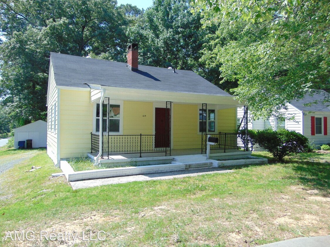 Primary Photo - 2 br, 1 bath House - 614 E Club Blvd