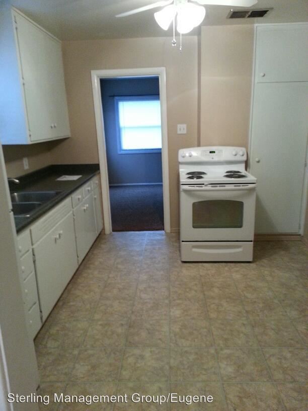 Building Photo - 2 br, 1 bath House - 850 W. 18th