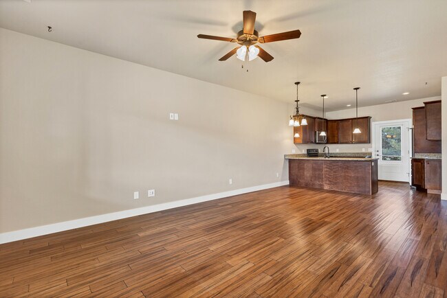 Building Photo - 2212 Splitrock Rd