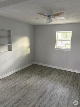 Building Photo - 2518 Lidstone St