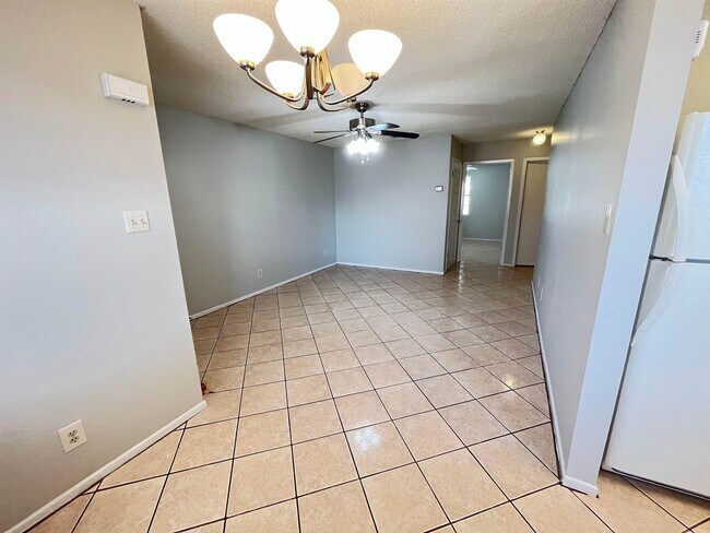 Building Photo - 9617 Mallard Loop