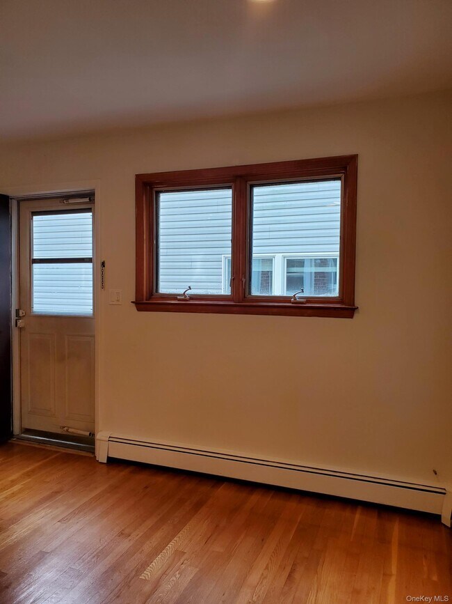 Foto del edificio - 55 Juniper Rd