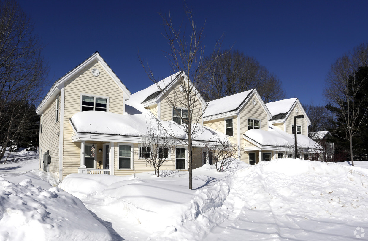 Primary Photo - Varney Square Apartments