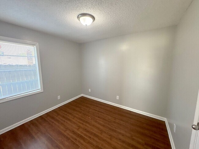 Building Photo - 4316 Springwind Rd