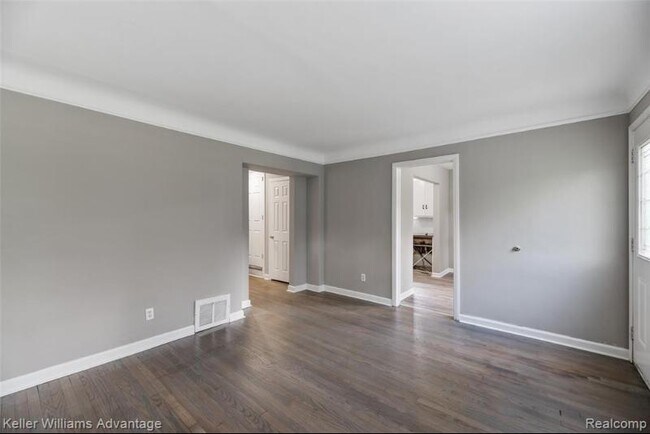 Building Photo - 16500 Salem