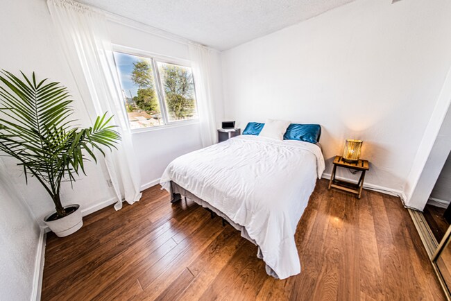 Foto del edificio - 1030 Fern St