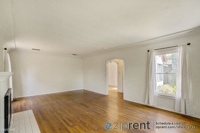 Building Photo - 4 br, 1 bath House - 115 East Weldon Avenu...