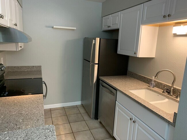 Foto del edificio - 4654 White Rock Cir