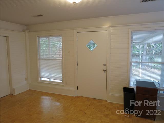 Building Photo - 21115 Catawba Ave