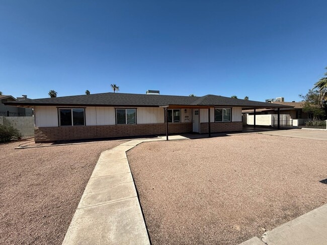 Building Photo - 5 Bedroom 3 Bathroom- Mill & Baseline