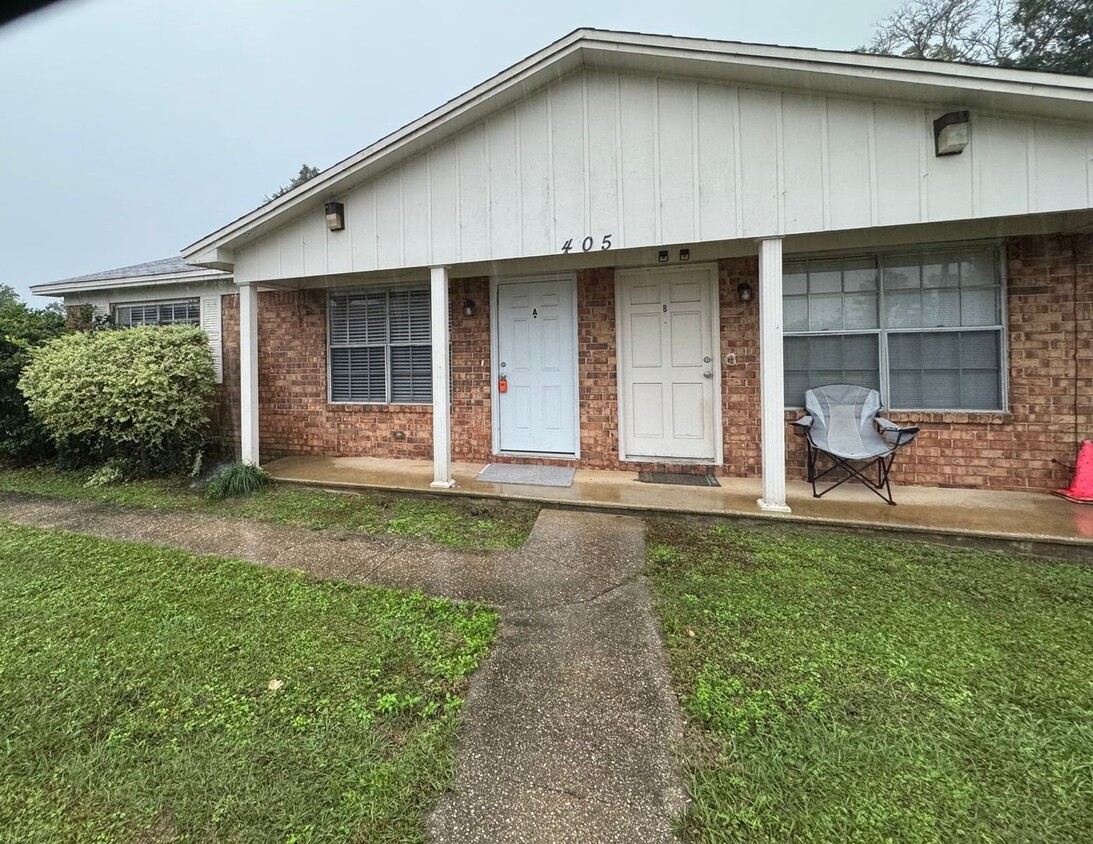 Primary Photo - Pensacola - 2 Bedroom, 1 Bathroom