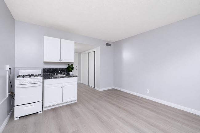 Interior Photo - Premier Apartments