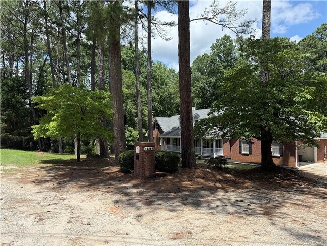 Building Photo - 12265 King Cir