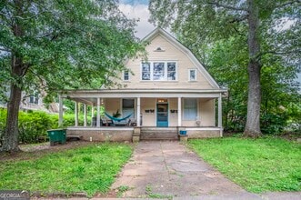 Building Photo - 693 Boulevard