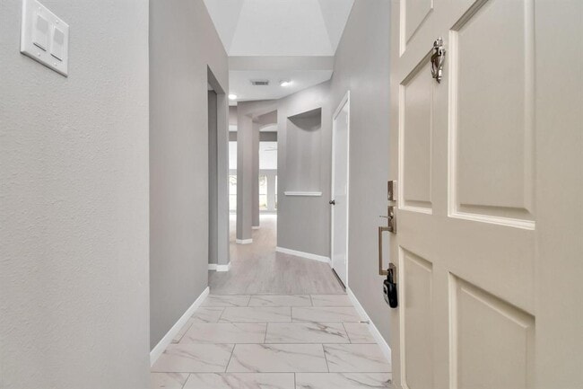 Building Photo - 4962 Sentry Woods Ln