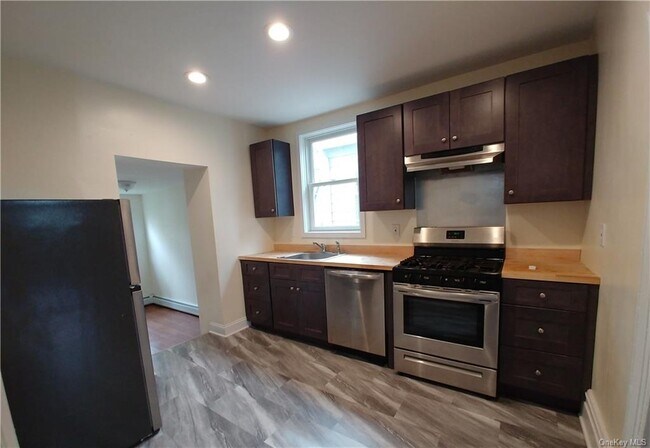 Building Photo - 7 Remsen St