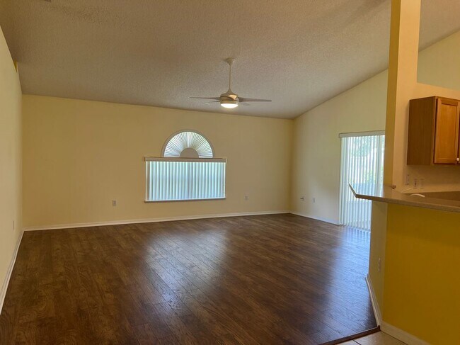 Building Photo - 260 Mirage Ave SE