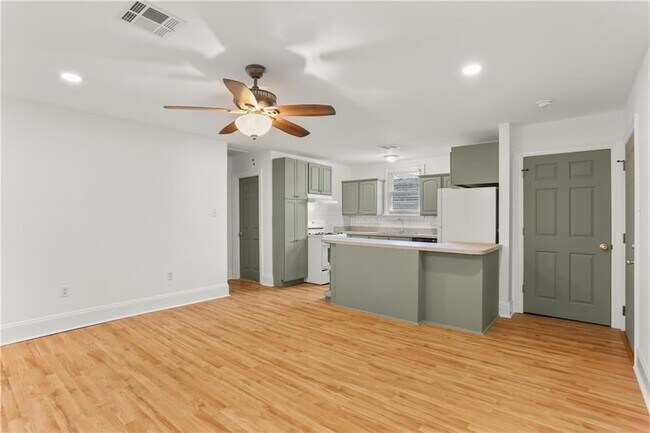 Foto del edificio - 323 S Scott St