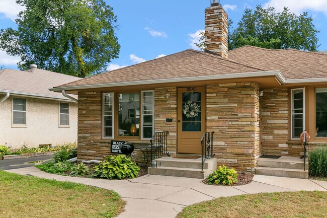 Foto del edificio - 3541 Holmes Ave S