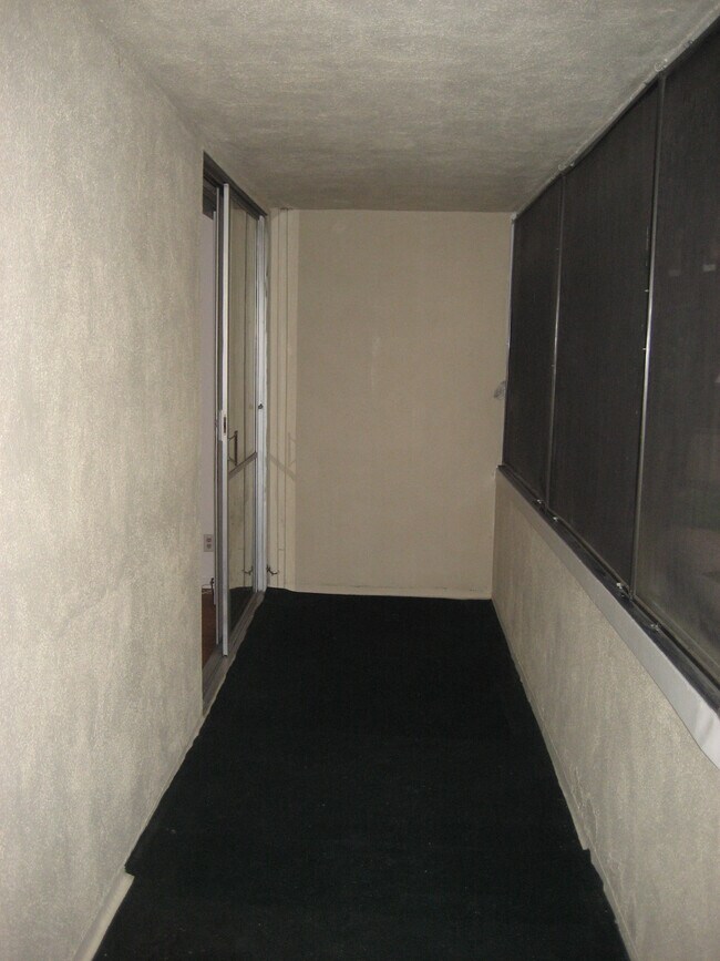 Foto del edificio - 6435 Green Valley Cir