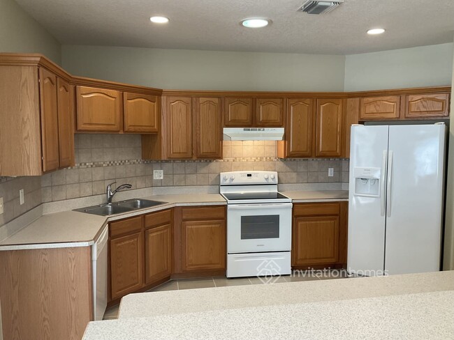 Building Photo - 2134 Sleepy Hollow Dr NE
