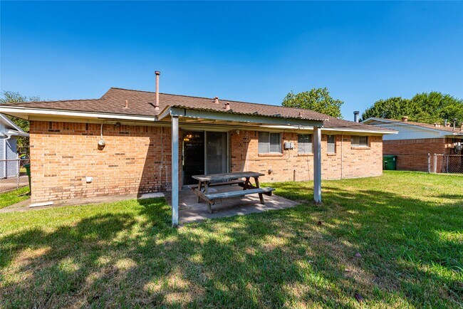 Building Photo - 10914 Keese Dr