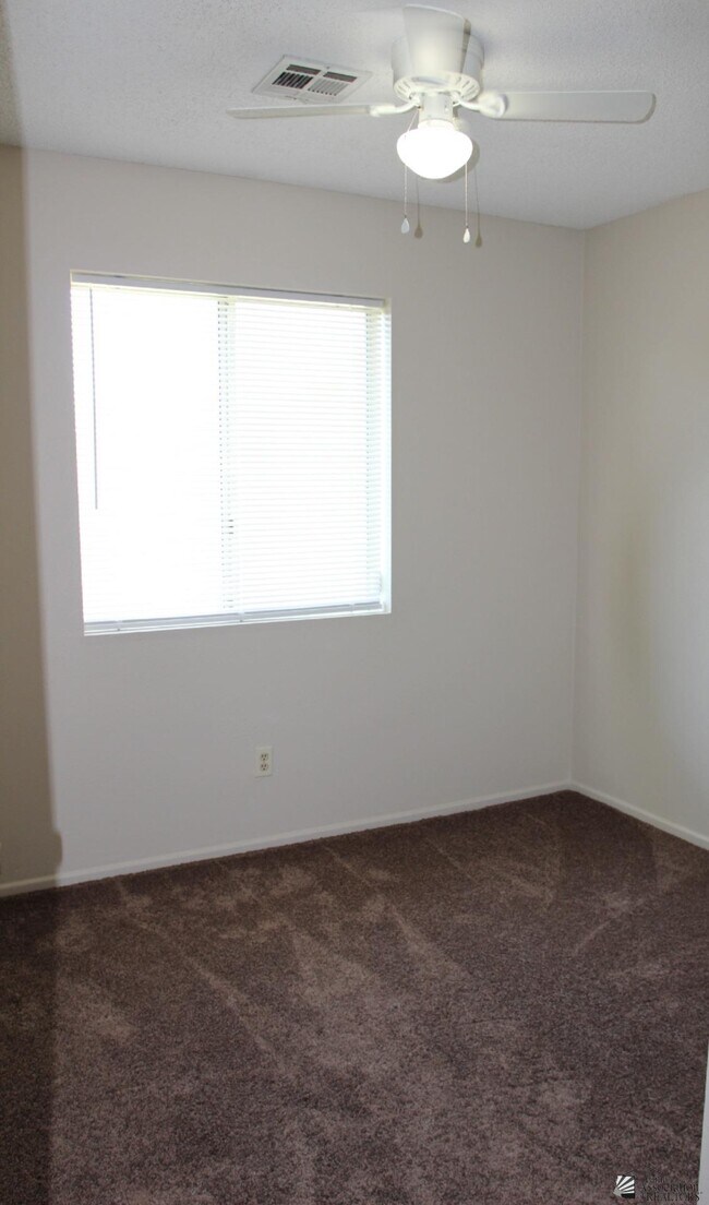 Building Photo - 4563 W 18th Ln