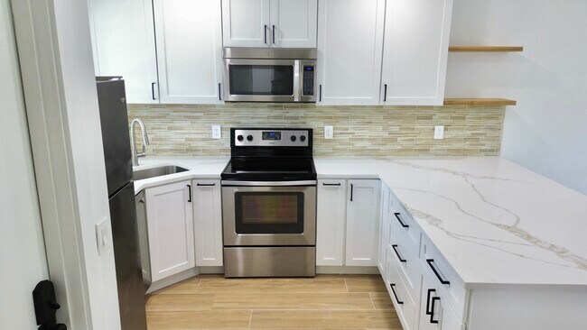 Foto del edificio - 6100 NE 7th Ave