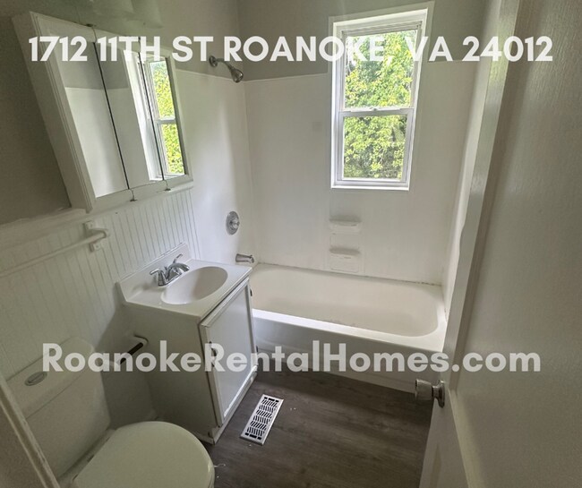 Photo - 1712 11th St NW House