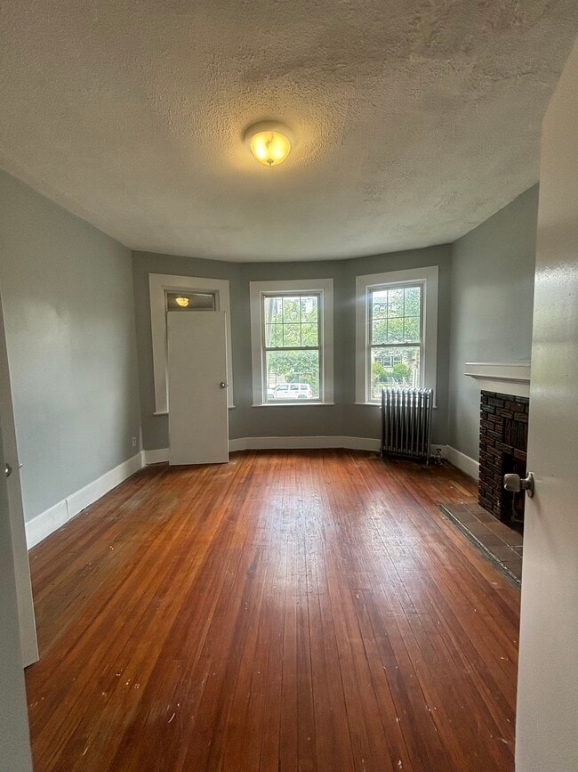 Building Photo - 152 Shephard Ave