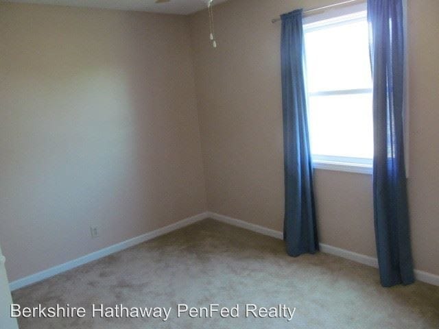 Building Photo - 942 Arrow Cir