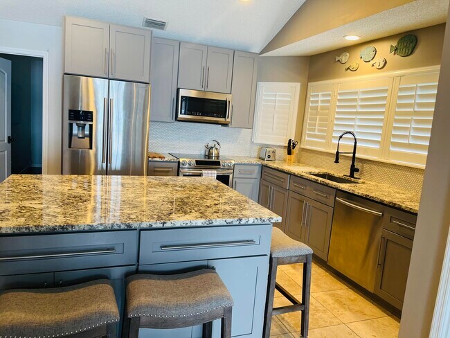 Building Photo - 621 Ocean Dunes Cir