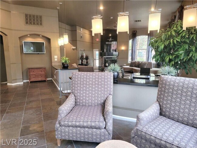 Foto del edificio - 2ND FLOOR 1 BED, 1 BATH UNIT ON THE SOUTH ...