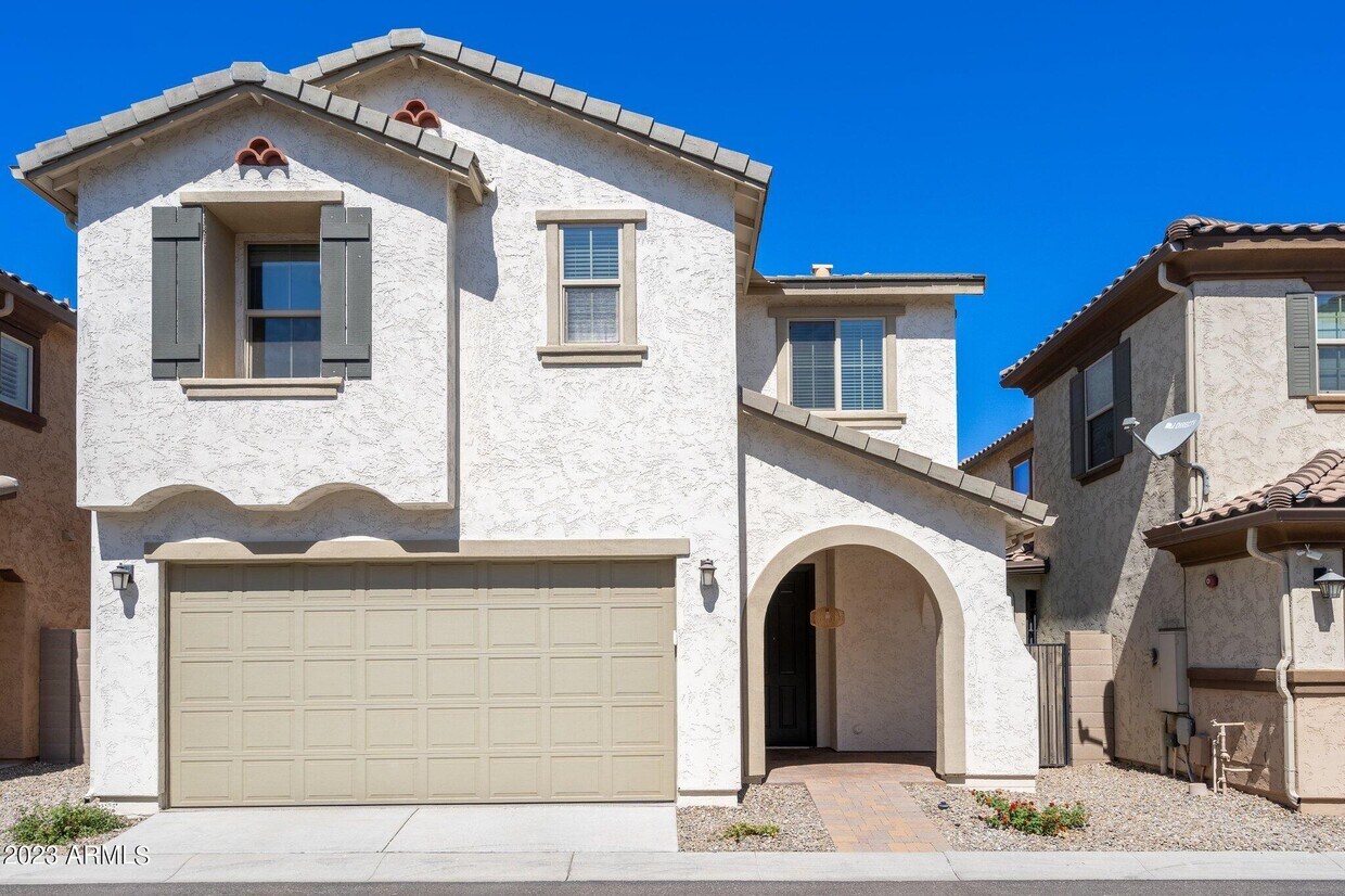 Foto principal - 4707 E Betty Elyse Ln