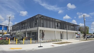 Building Photo - 4124 E 8th Ct