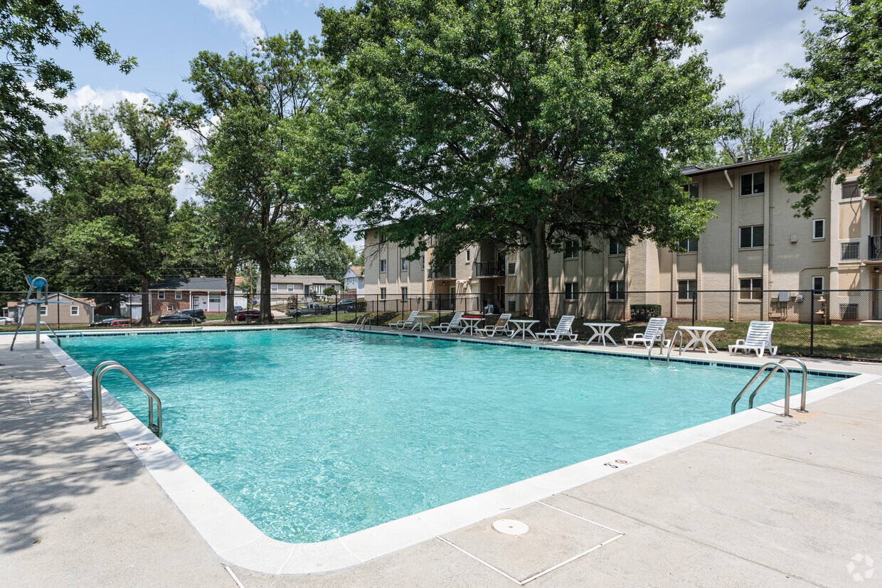 Primary Photo - Glenarden Apartments