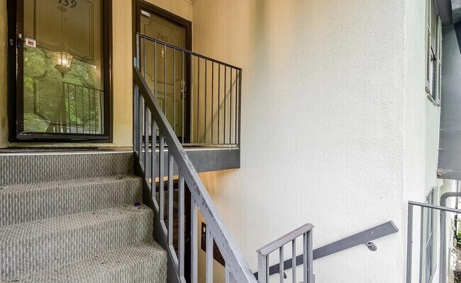 Foto del edificio - 140 Lablanc Way NW