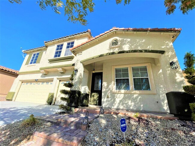 Building Photo - In the heart of Centennial Hills. 4BA, 3BR & 3-car garage