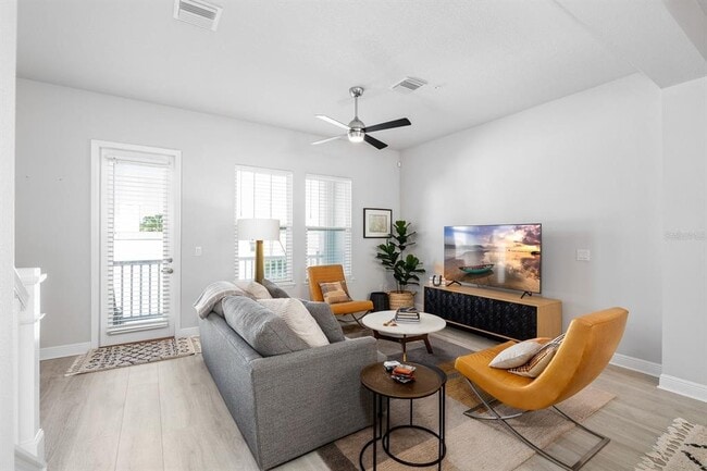 Building Photo - 845 Burlington Ave N