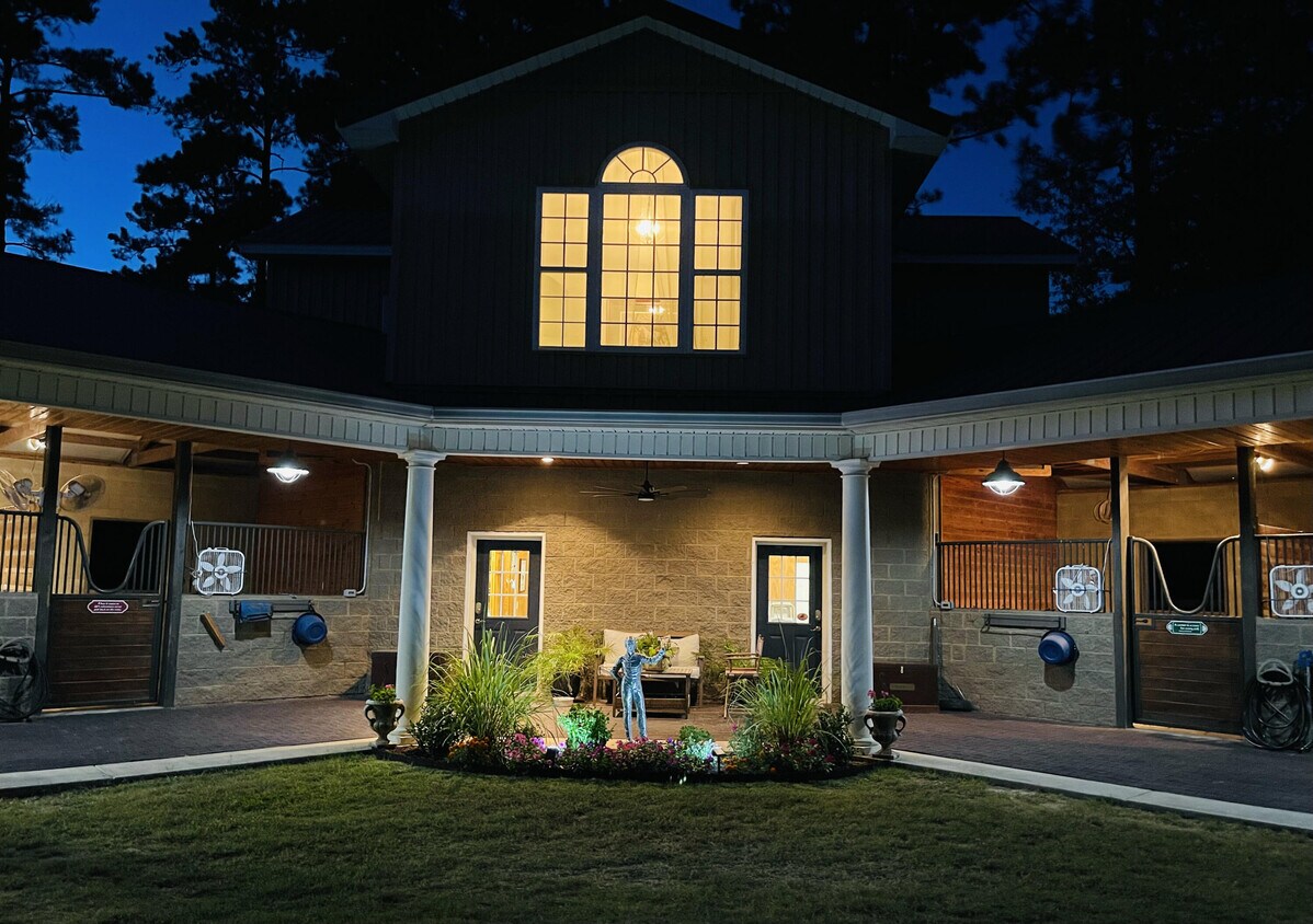 Foto principal - 304 Fox Tail Ct