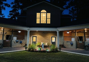 Building Photo - 304 Fox Tail Ct