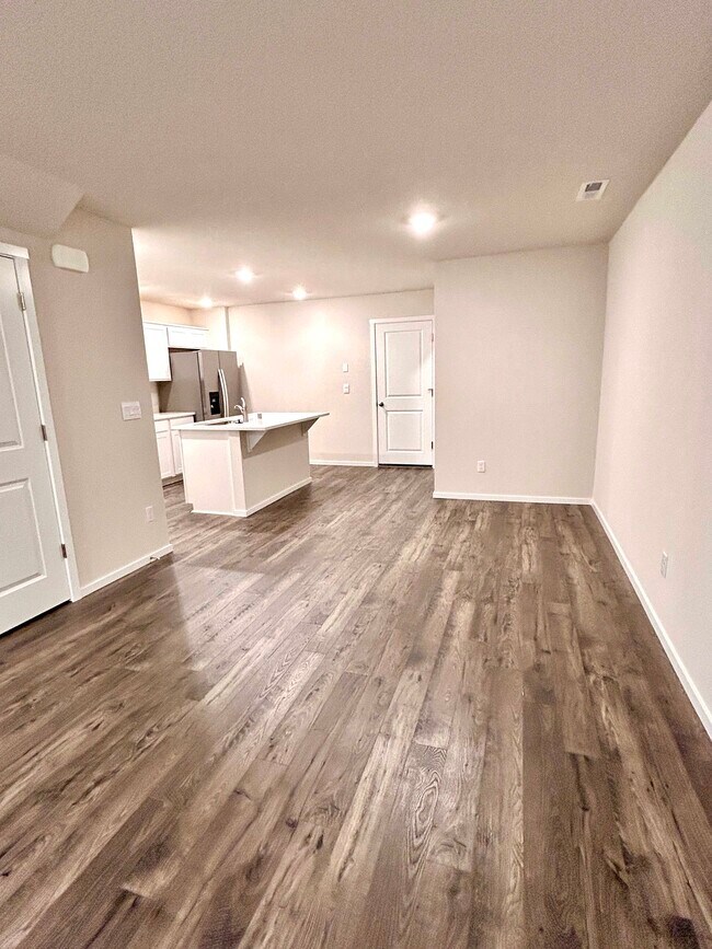 Building Photo - 10407 NE 119th Ave