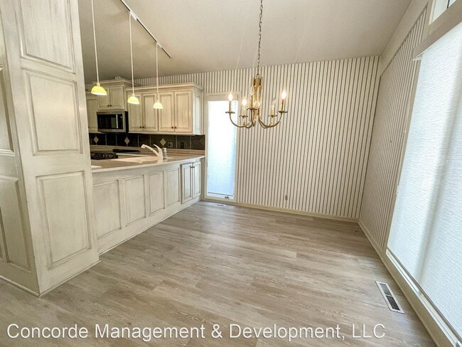 Building Photo - 4 br, 3 bath House - 7300 Old Post Rd., #5