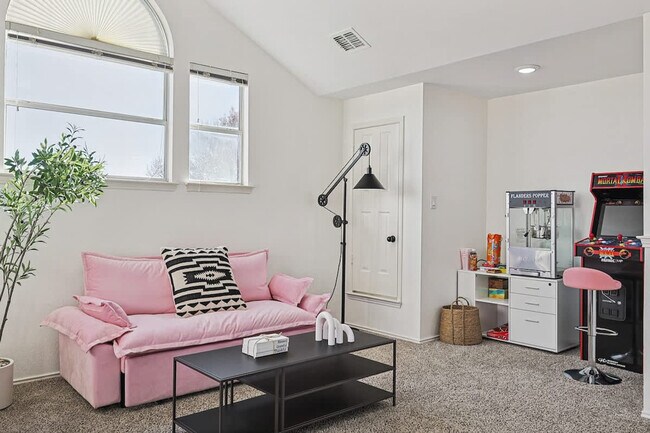 Foto del edificio - 806 Longleaf Dr